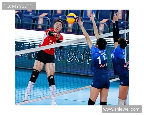 深圳排球队在排球意识排行榜中荣登第九名展现团队实力与潜力 深圳排球队在排球意识排行榜中荣登第九名展现团队实力与潜力