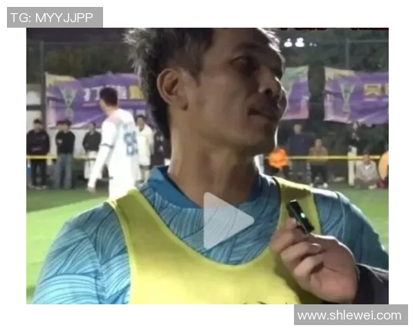 足球明星真实对话瞬间捕捉展现他们背后的故事与情感